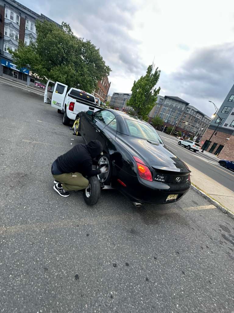Roadside tire change